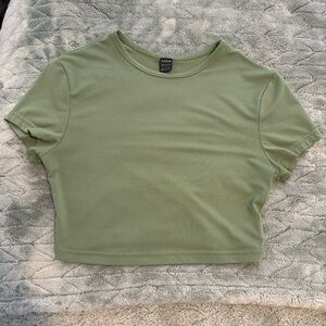SHEIN SAGE GREEN SHORT SLEEVE CROPPED TEE